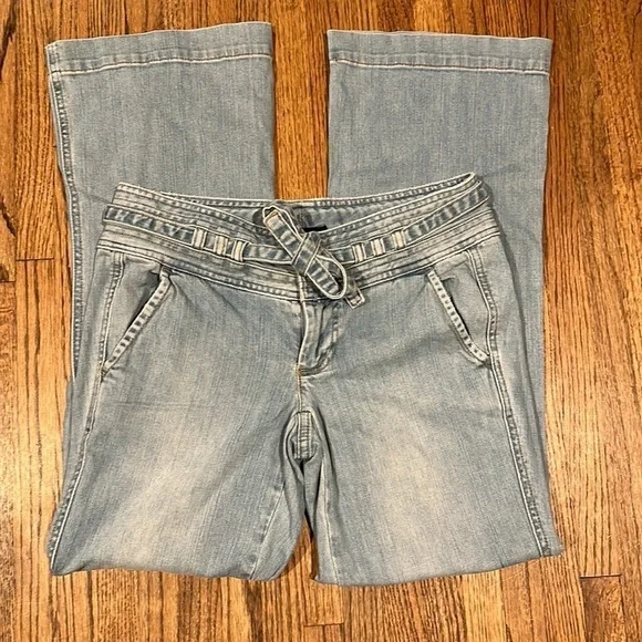 Tommy Hilfiger Belted Flare Jeans Size 2S (short) - Picture 4 of 6